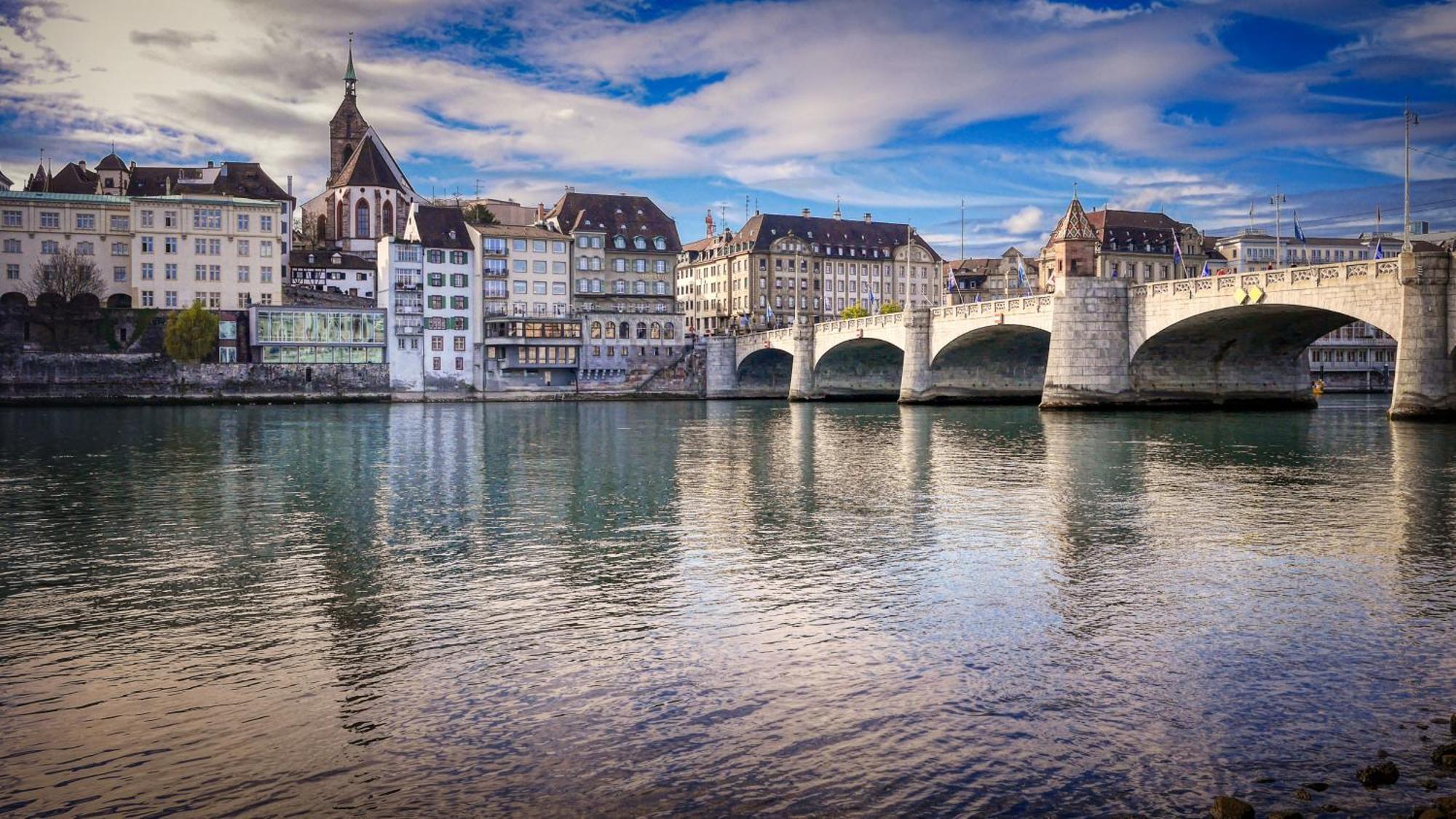 City Center Rooftop Balcony-Studio At Town Hall Basel Exteriör bild